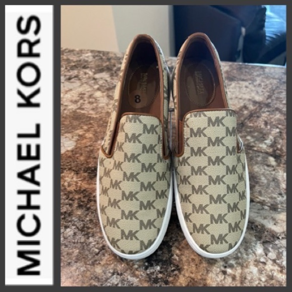 💕sold💕Michael Kors Slip On Sneakers - Picture 1 of 13